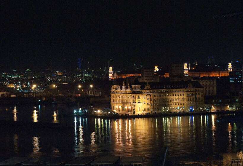 Hotel Doubletree By Hilton Istanbulmoda