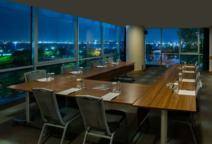 Hotel Doubletree By Hilton Istanbulmoda