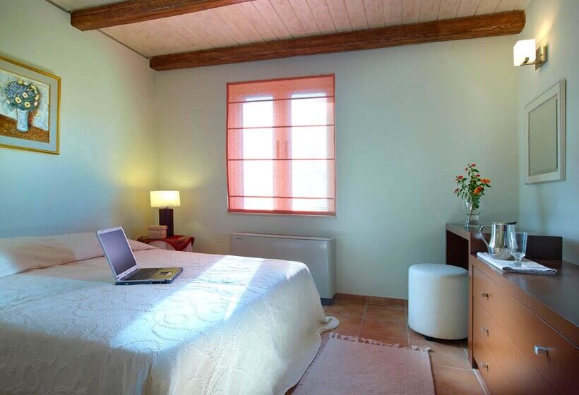 هتل Eliathos Residence Houses