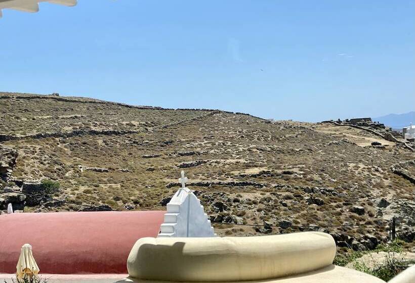 هتل Flaskos Suites And More