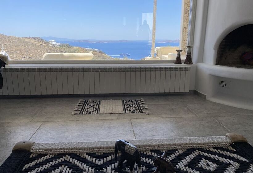 هتل Flaskos Suites And More