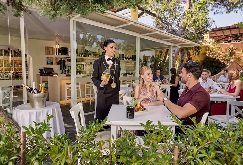 בית מלון כפרי Forte Village Resort   Le Dune