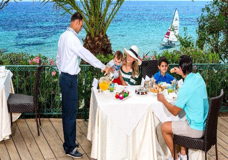 فندق Forte Village Resort  Il Castello