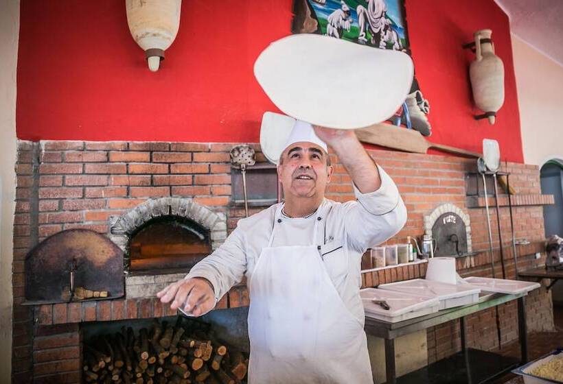 فندق Forte Village Resort  Il Castello