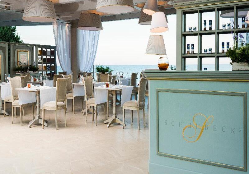 בית מלון כפרי Forte Village Resort  Le Palme