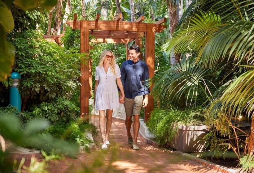 فندق Forte Village Resort  Villa Del Parco & Spa