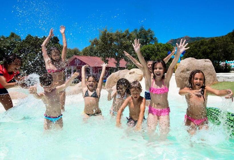 فندق Forte Village Resort  Villa Del Parco & Spa