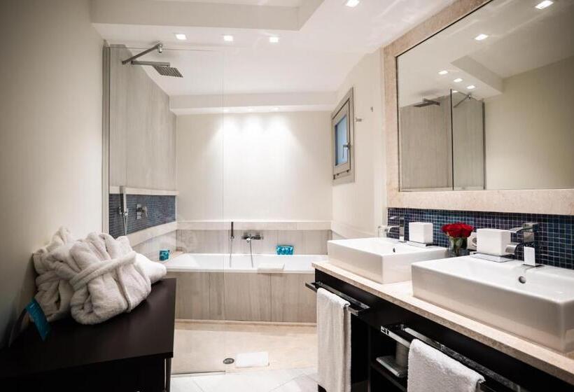 فندق Forte Village Resort  Villa Del Parco & Spa