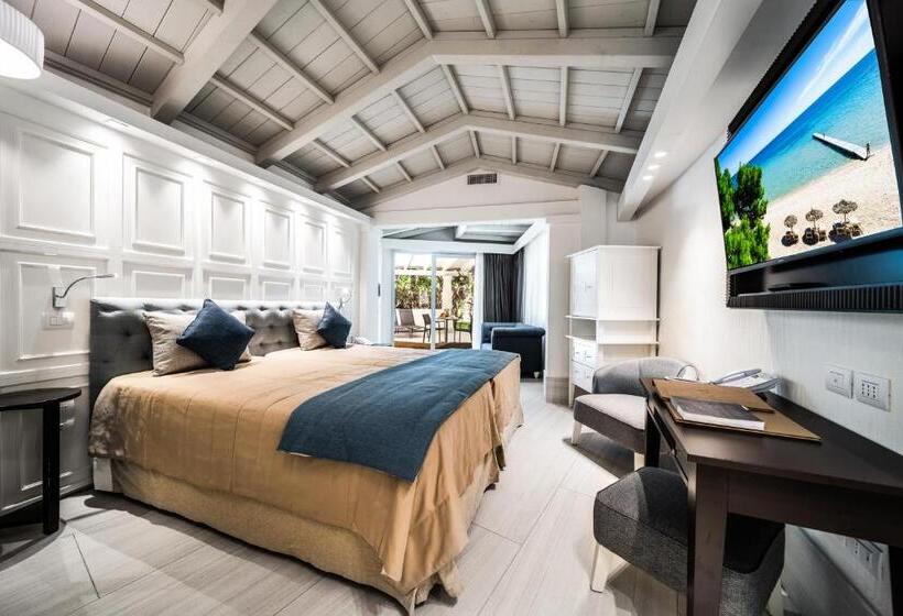 فندق Forte Village Resort  Villa Del Parco & Spa