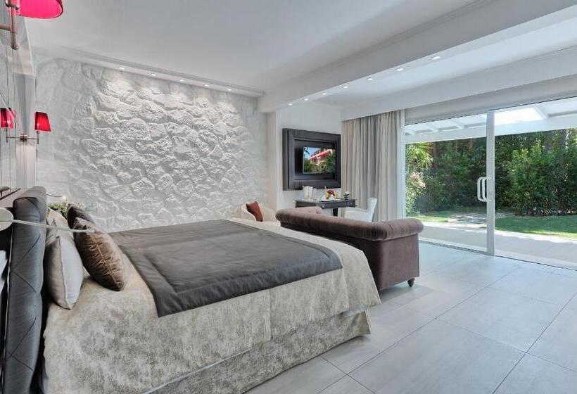 فندق Forte Village Resort  Villa Del Parco & Spa