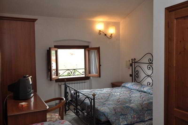 בית מלון כפרי Fox's Inn Di Cappelletti Roberto