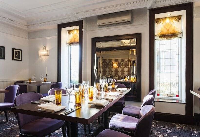 Отель Glenskirlie Castle