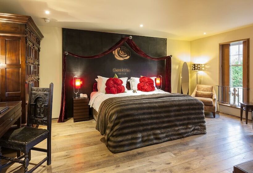 Отель Glenskirlie Castle