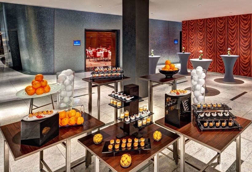 Отель Hilton Frankfurt Airport