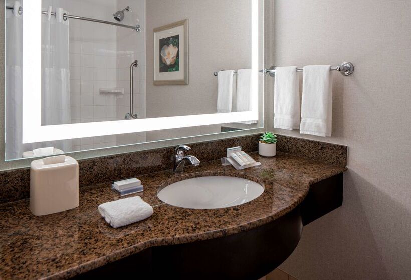 فندق Hilton Garden Inn Jackson Downtown