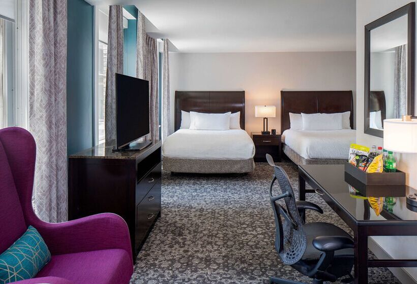 בית מלון כפרי Hilton Garden Inn Jackson Downtown