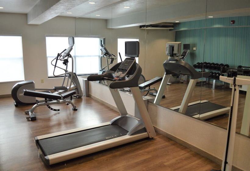 فندق Holiday Inn Express & Suites Batesville, An Ihg