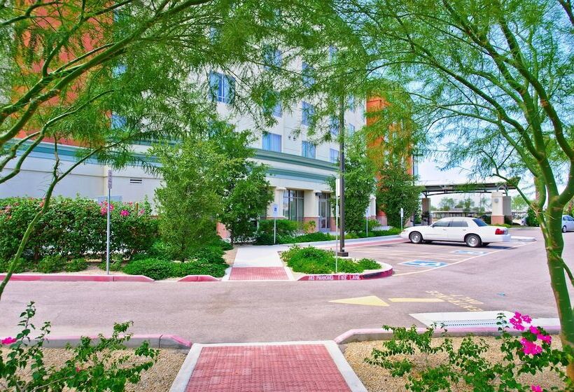 هتل Holiday Inn & Suites Phoenix Airport, An Ihg
