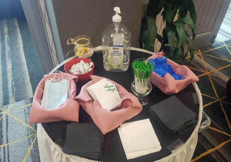 هتل Holiday Inn & Suites Phoenix Airport, An Ihg