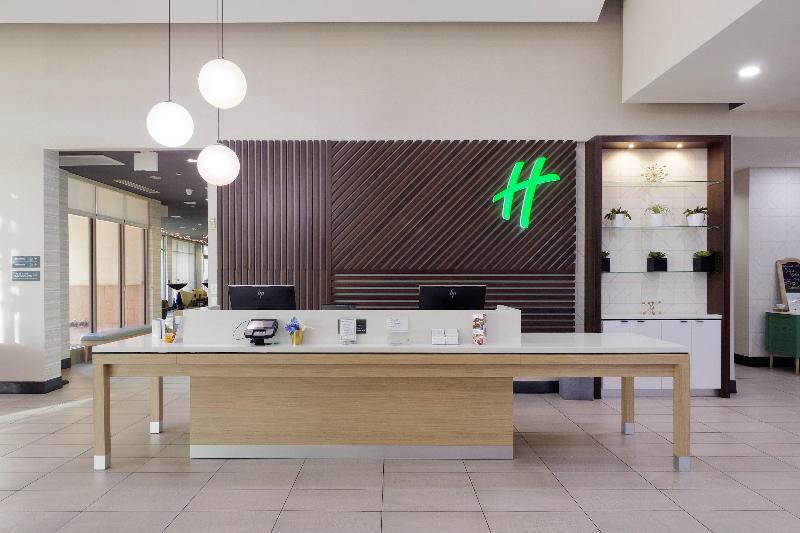 هتل Holiday Inn & Suites Phoenix Airport, An Ihg