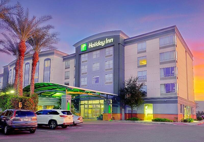 هتل Holiday Inn & Suites Phoenix Airport, An Ihg