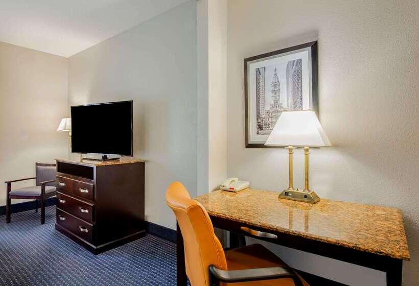 هتل La Quinta By Wyndham Mt. Laurel   Philadelphia