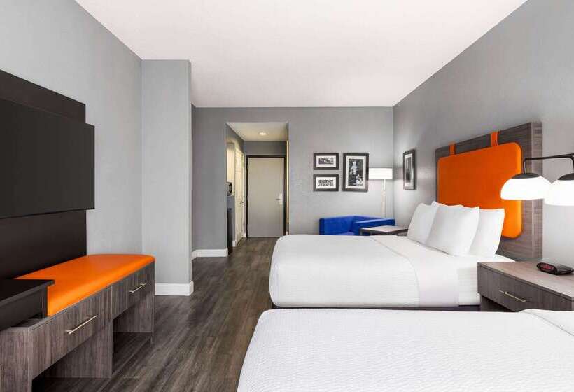 هتل La Quinta By Wyndham Mt. Laurel   Philadelphia
