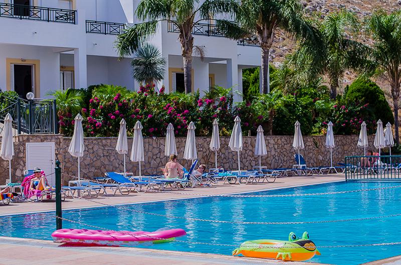 酒店 Lambis Studios & Apartments