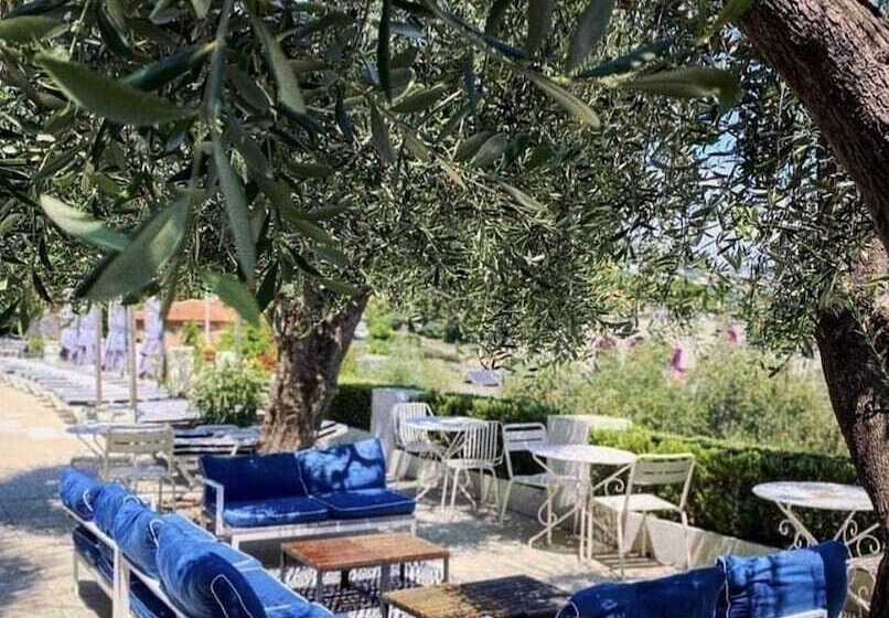 בית מלון כפרי Le Versailles