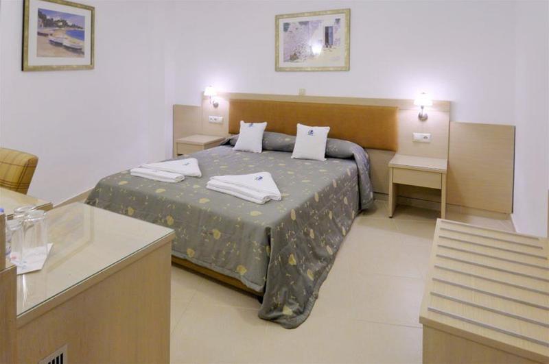 Отель Little Inn