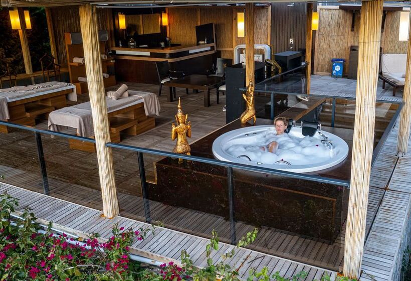 Отель Manaspark Deluxe