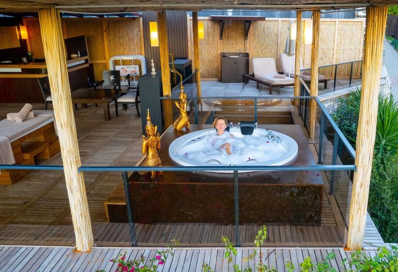 Отель Manaspark Deluxe