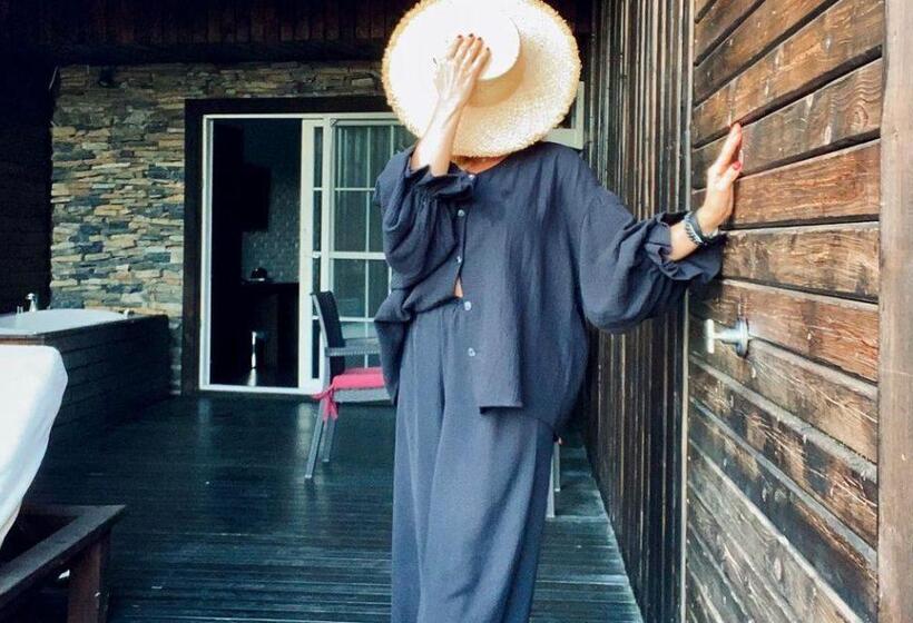 Отель Manaspark Deluxe