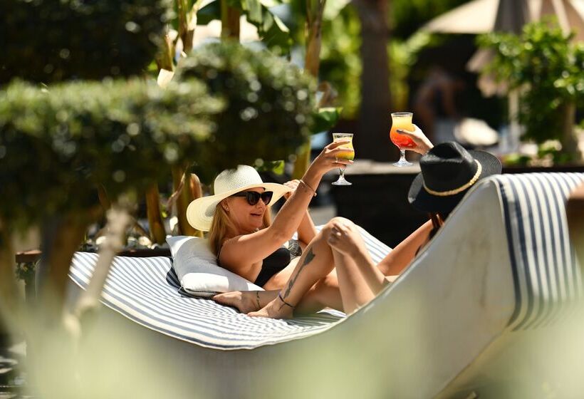 Отель Manaspark Deluxe