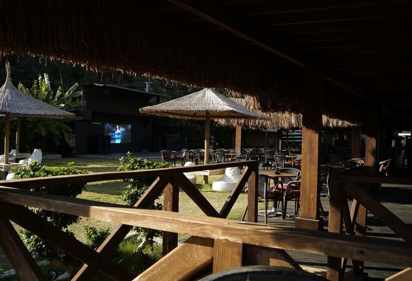 هتل Manaspark Deluxe