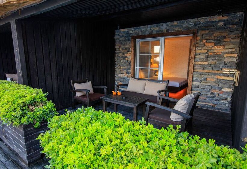 هتل Manaspark Deluxe