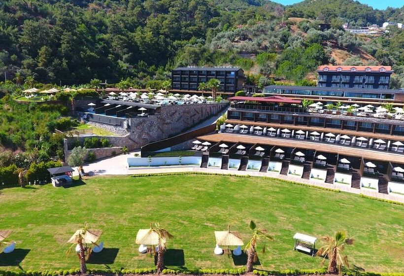 Отель Manaspark Deluxe