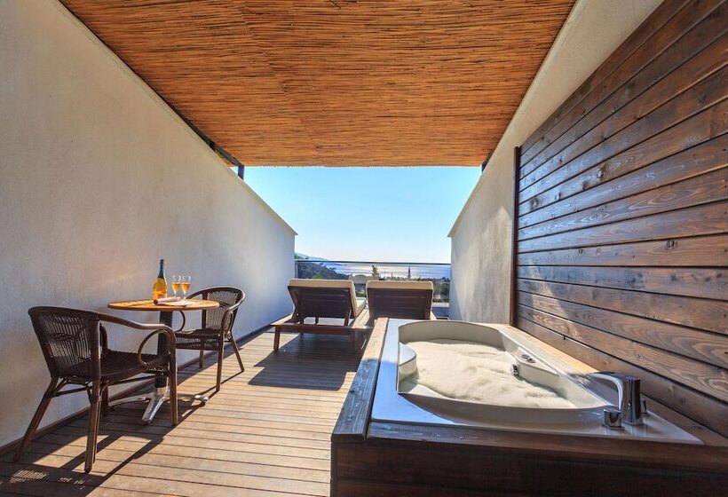 هتل Manaspark Deluxe