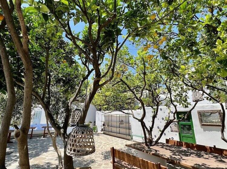 ホテル Matogianni