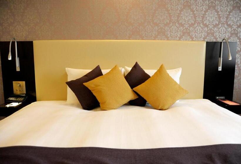 בית מלון כפרי Mercure Sapporo