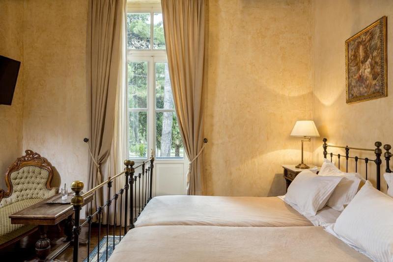 Отель Nafsimedon