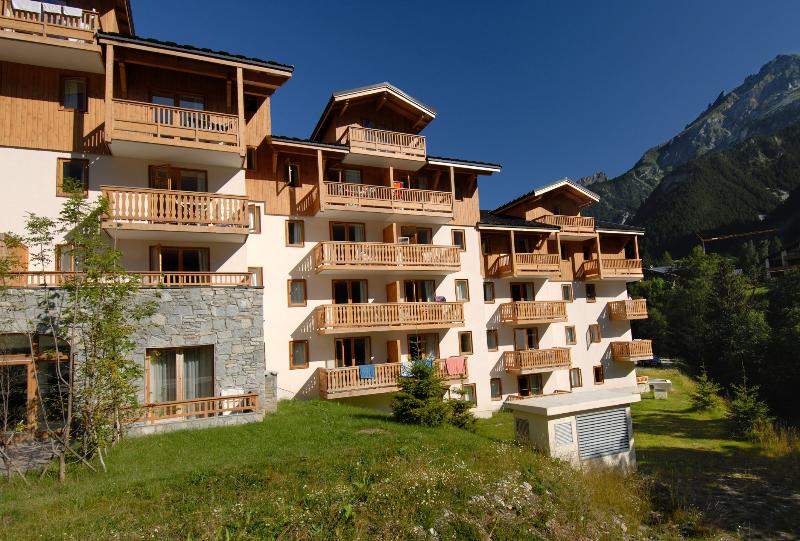 בית מלון כפרי Odalys Le Blanchot