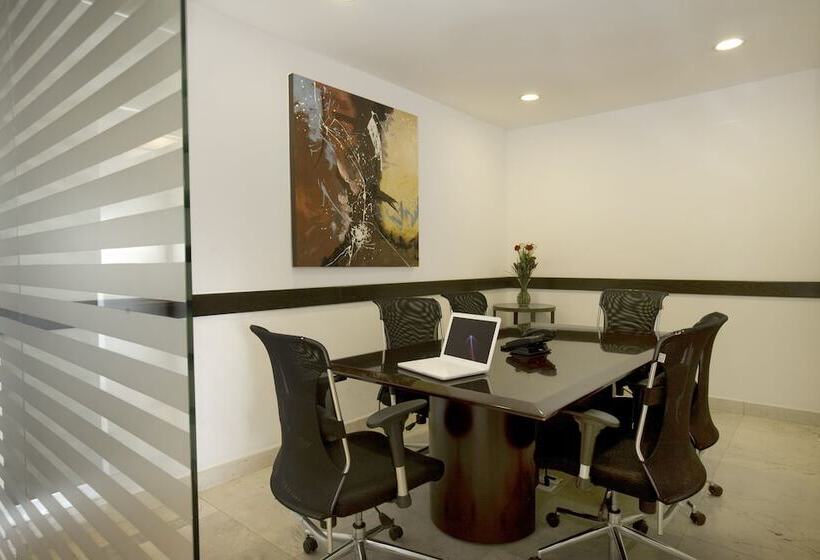 هتل One Aguascalientes Sur