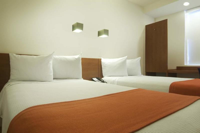 فندق One Puebla Finsa