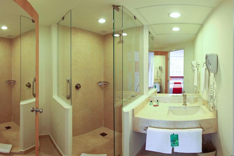 فندق One Puebla Finsa