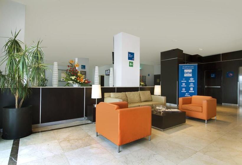 فندق One Toluca Aeropuerto