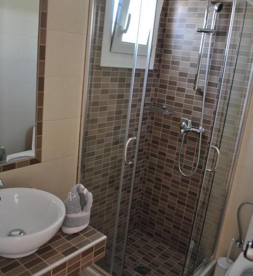 בית מלון כפרי Petinaros