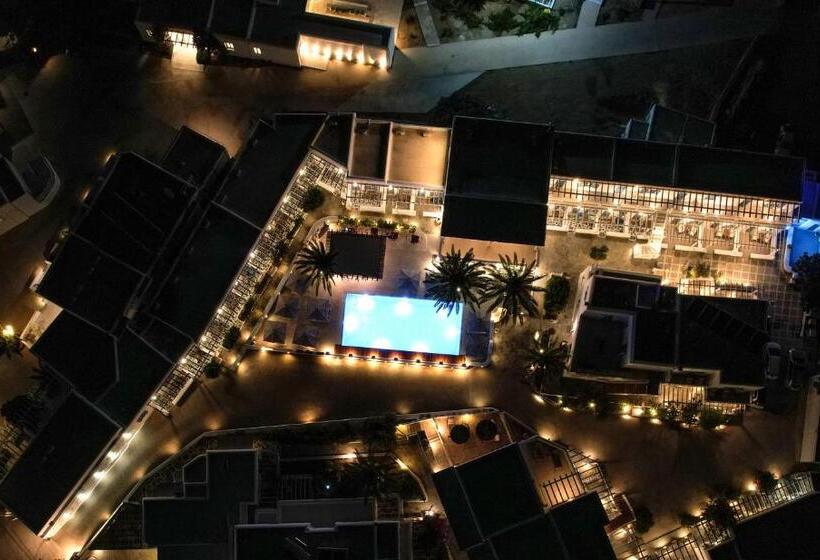 בית מלון כפרי Petinaros