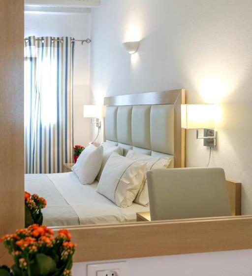 בית מלון כפרי Petinaros