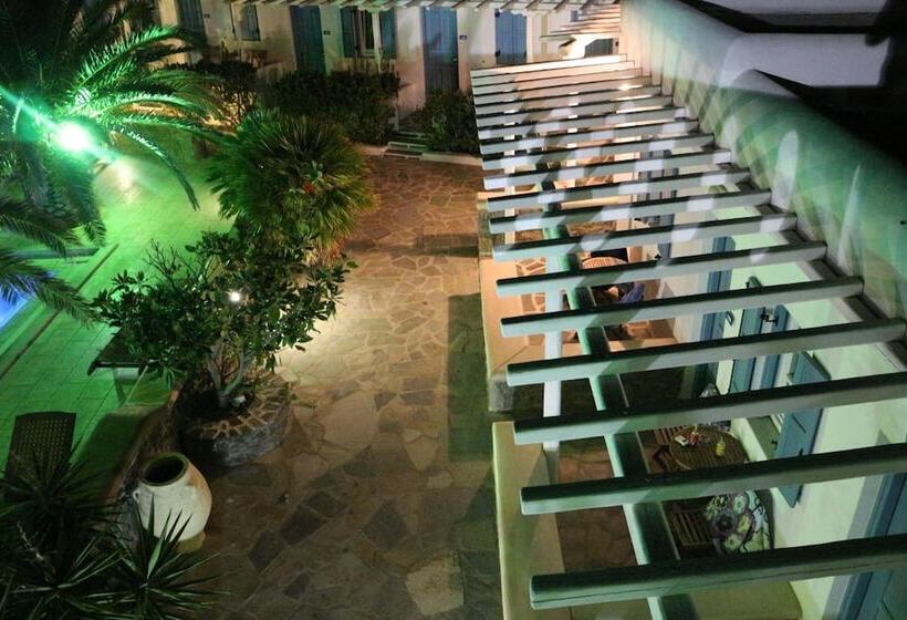 בית מלון כפרי Petinaros